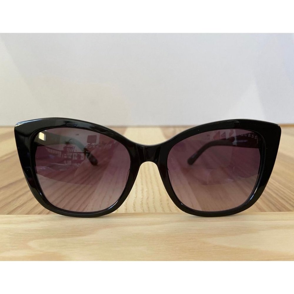 Guess GU7600F/S 01B Black sunglasses